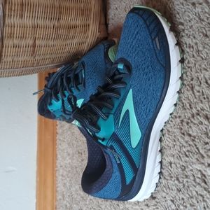 Women's Brooks Adrenaline GTS 18 Running Shoes